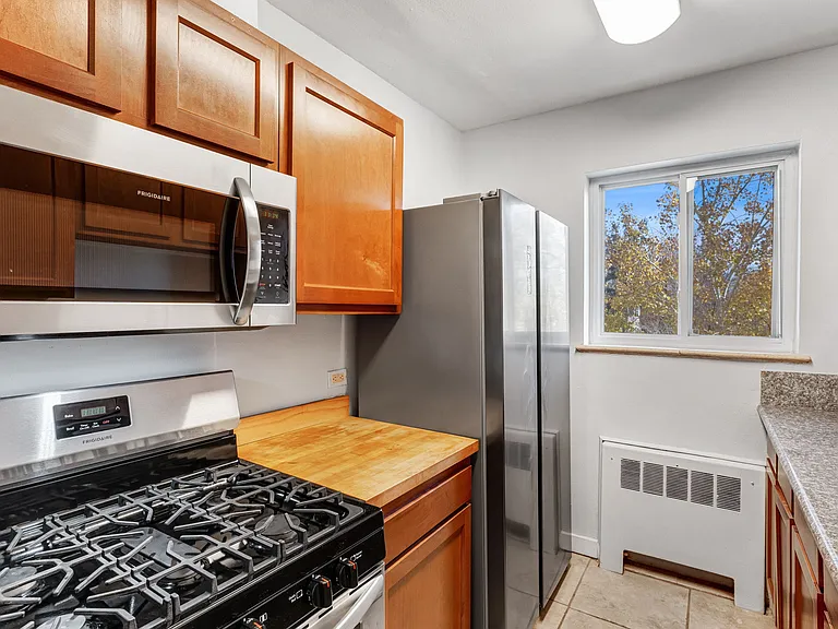 665 N Washington St #8C — Photo 6