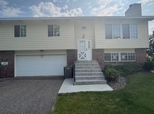 421 Dorland Rd S, Maplewood, MN 55119