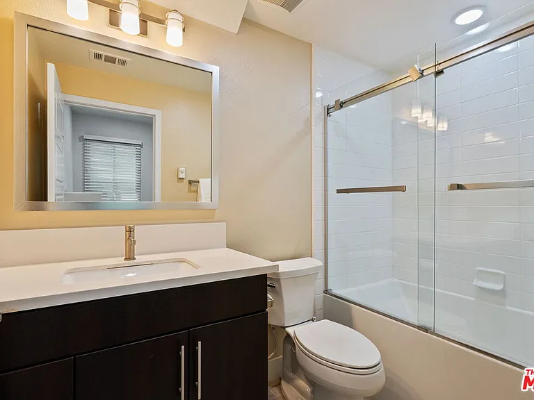 2780 N Wright Ln — Photo 33