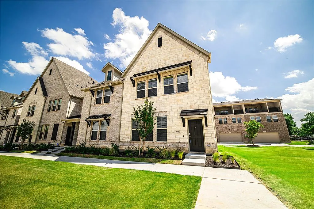 4 bed, 3.5 bath, 2098 sqft, $3,000 — Photo 2