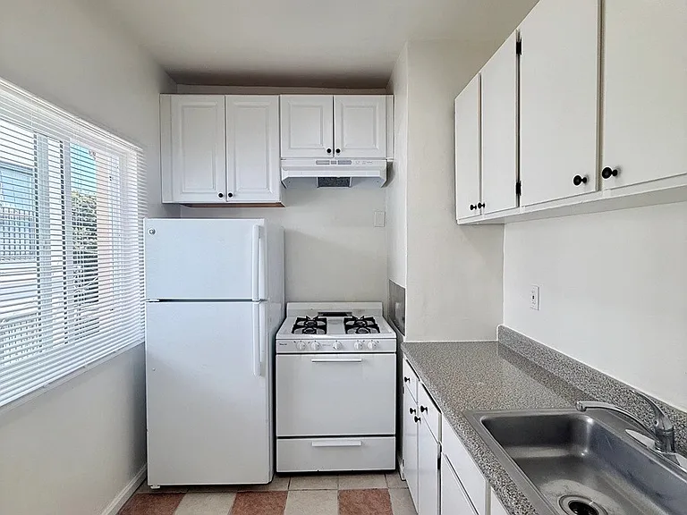 265 S Columbia Ave #207 — Photo 6