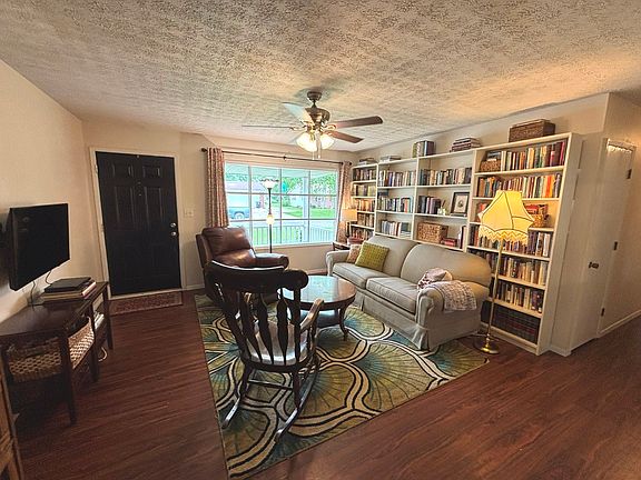 3rd image of 333 Northwood Ln