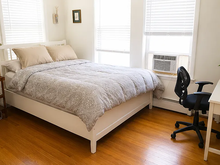 310 Tappan St #8 — Photo 4