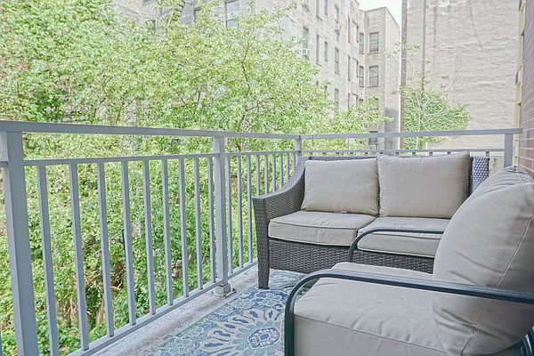 Rented by Compass | media 14