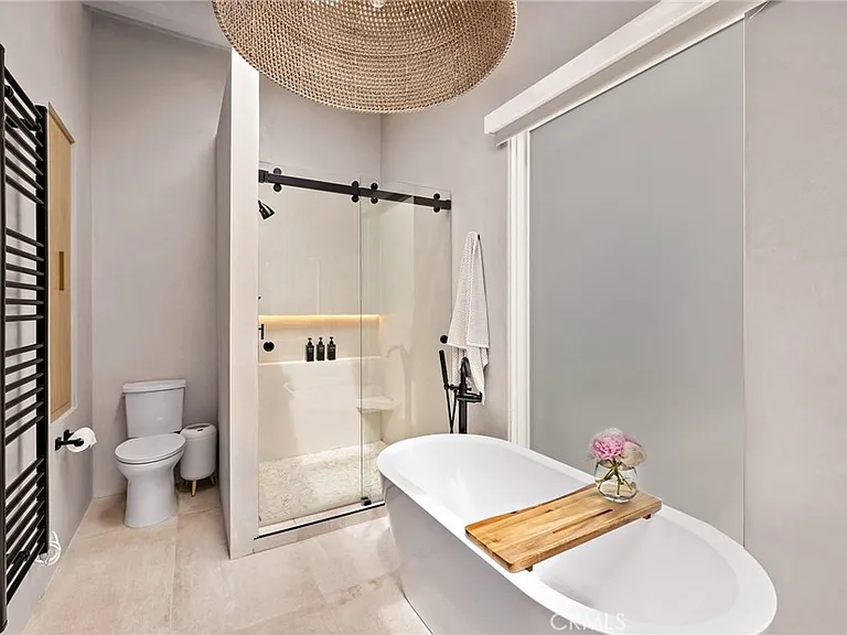 592 Bluebird Canyon Dr — Photo 30