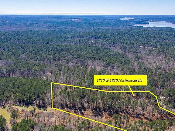5th image of 1810 Northwoods Dr