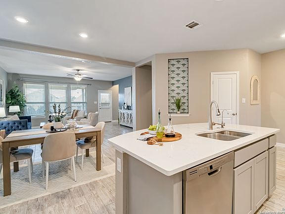 2nd image of 7811 Belmont Valley