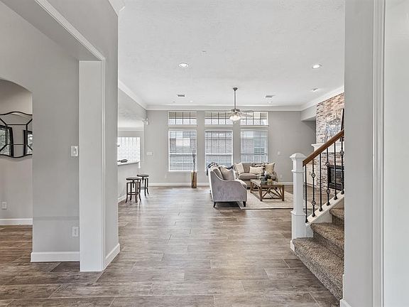 5th image of 73 Champion Villa Dr
