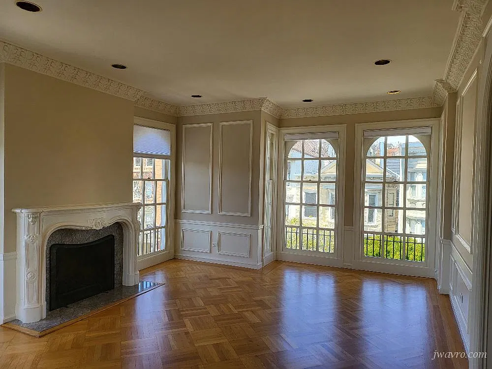 Updated & Spacious Top Floor 1 Bedroom w/ Views — Photo 2
