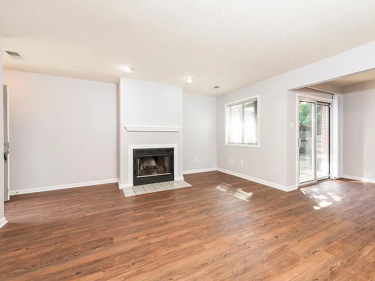1450 Vintage Cir — Photo 7