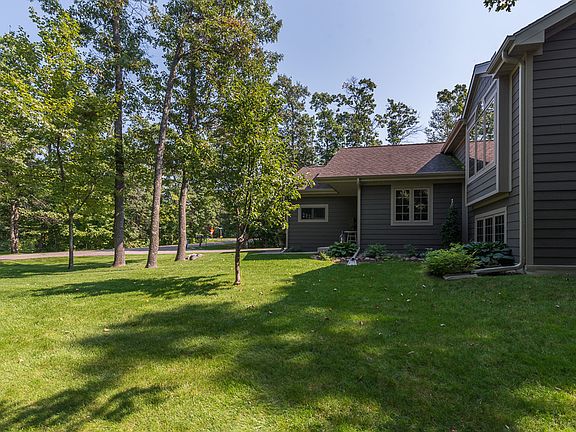 2nd image of 11899 Maplewood Dr