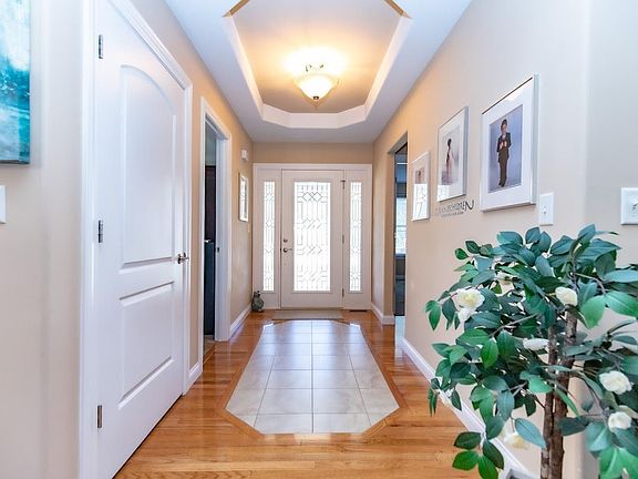 4th image of 134 N Summerfield Dr