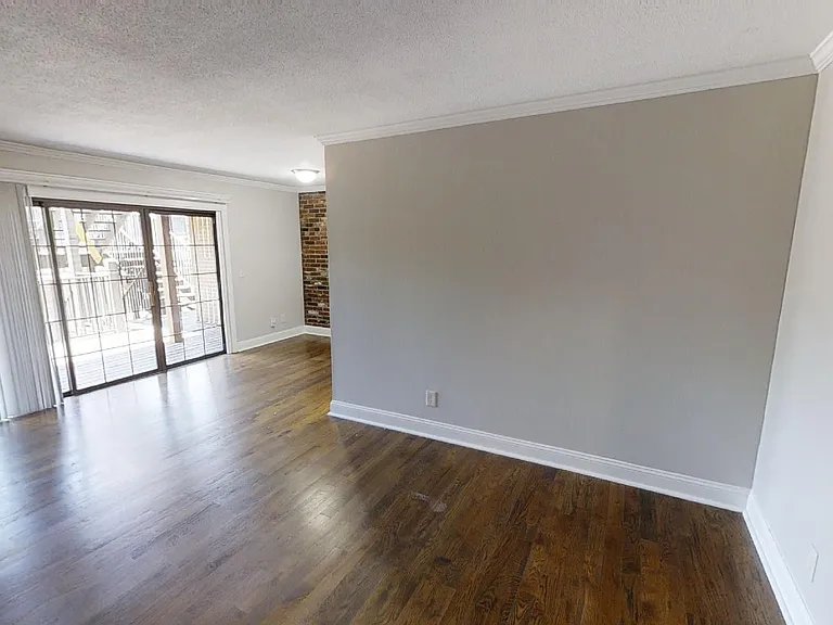 Plaza 44 Apartments — Photo 33