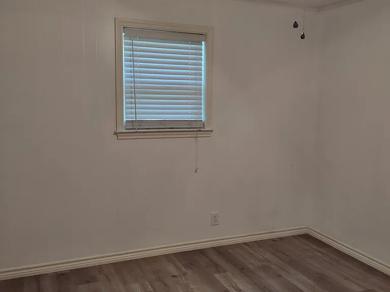553 Sherwood Forest Dr — Photo 9