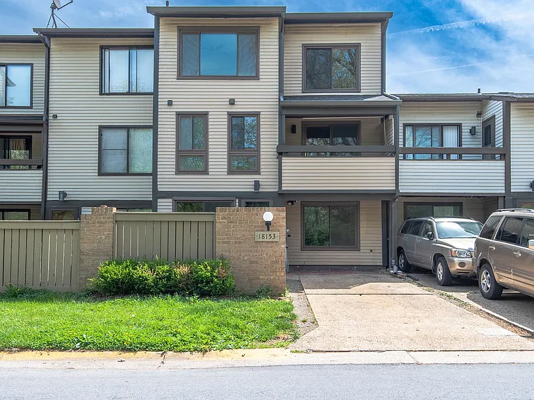 18153 Tunstall Dr — Photo 2