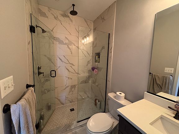 4th image of 812 W 34th St