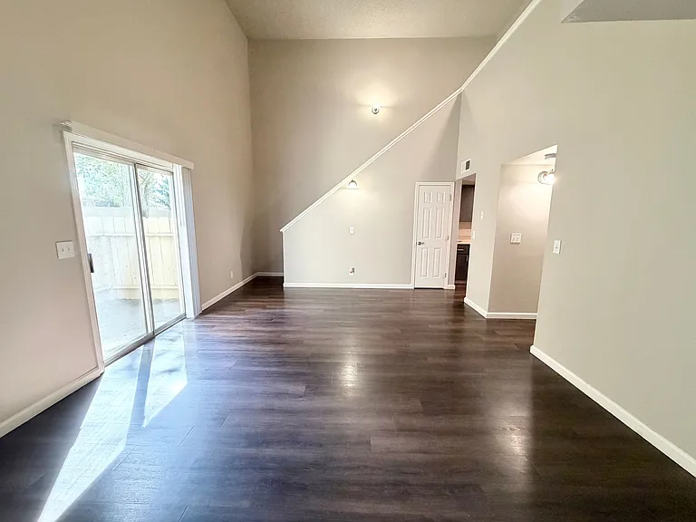 Cabernet Apartments & Duplexes — Photo 19
