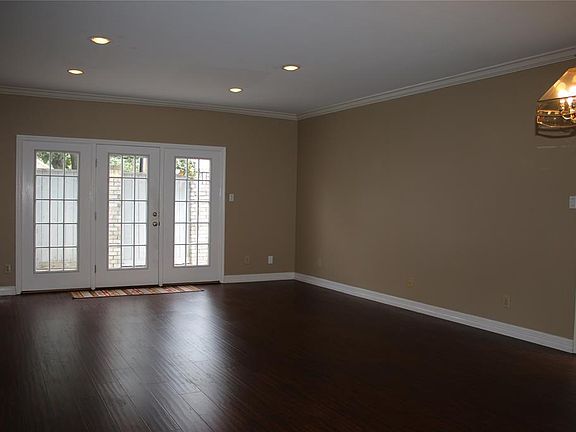 4th image of 262 Wilcrest Dr