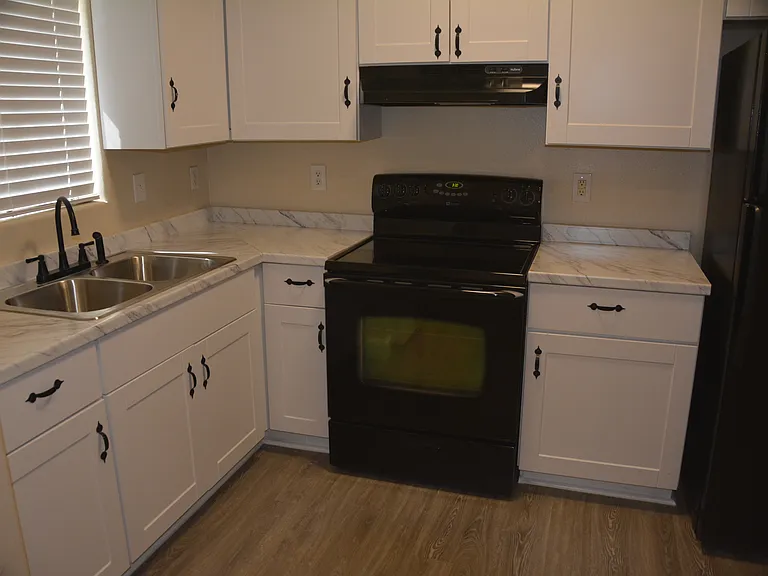 1121 N 25th Pl #1 — Photo 7