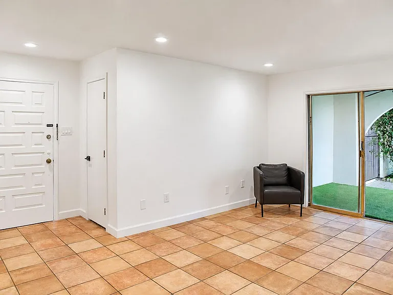 2744 Briarhurst Dr #31 — Photo 5