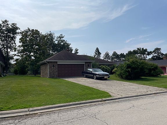 3rd image of 482 Hiawatha Trl