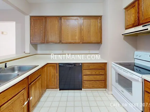71 Valley View Ln APT B, Bangor, ME 04401
