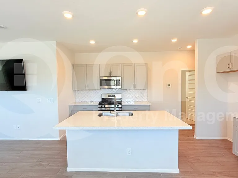14664 W Valentine St — Photo 4