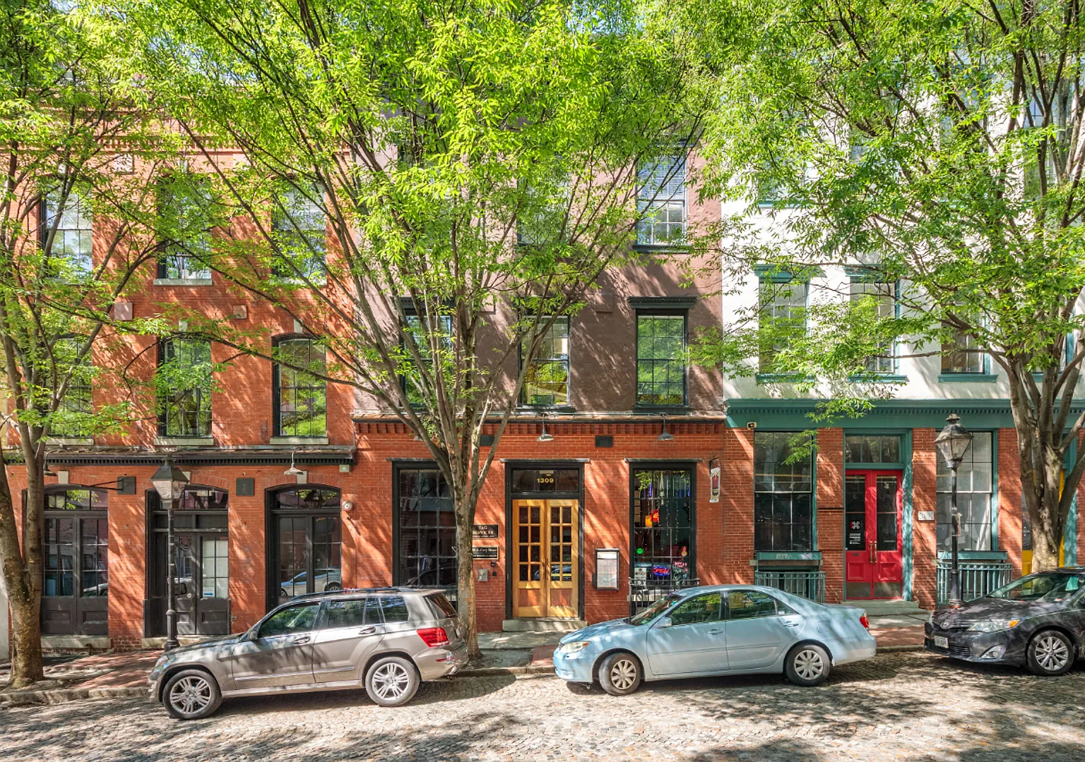 1309 E Cary St (Resident) — Photo 1