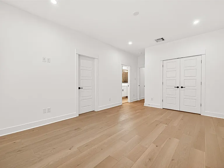 328 Neyland St — Photo 11
