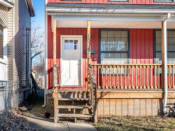 EXTERIOR - FRONT ENTRY