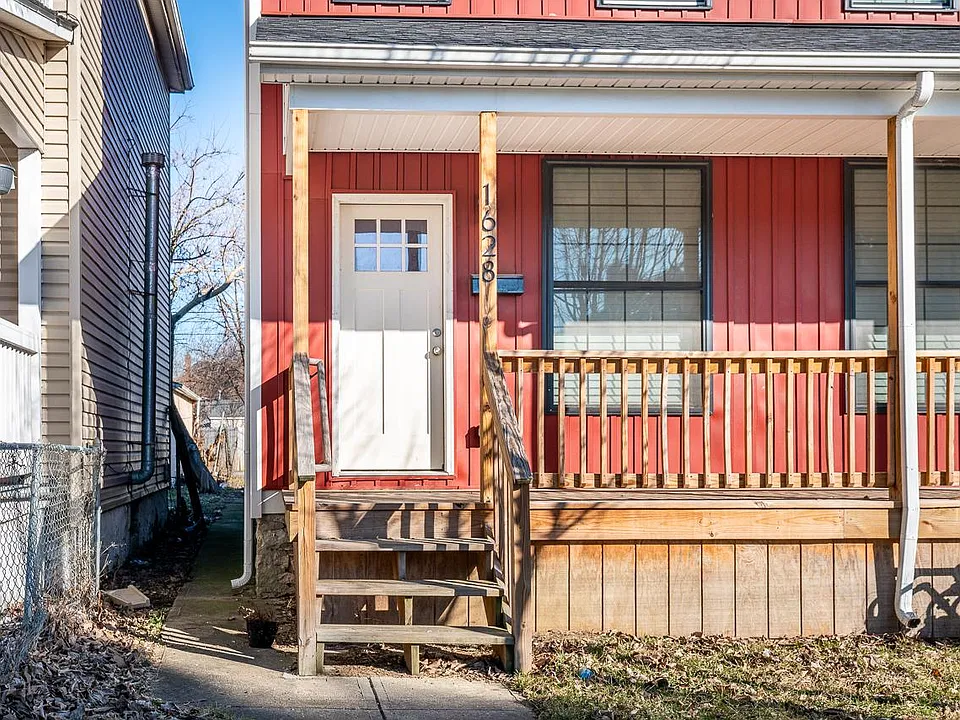 EXTERIOR - FRONT ENTRY