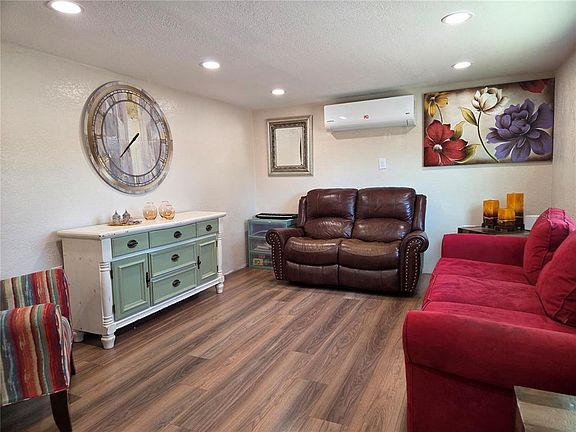 5th image of 1040 W Frostproof Rd