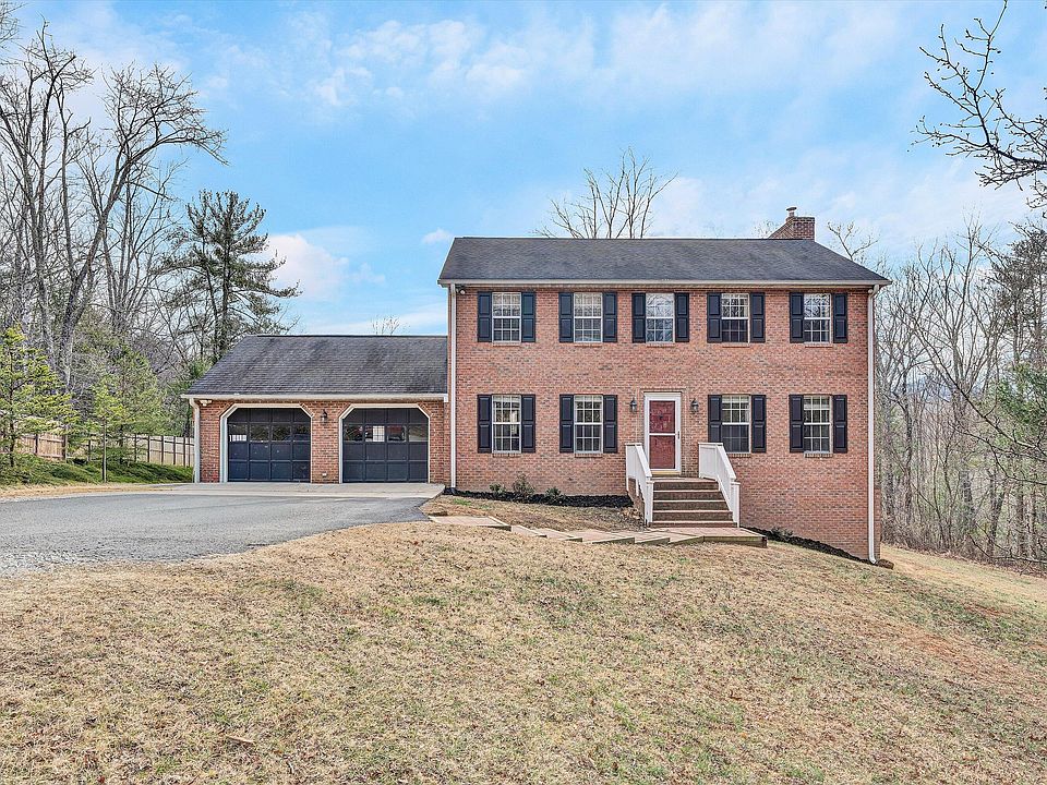1st image of 6979 Pine Needle Dr