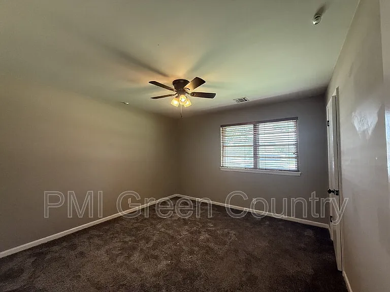 5919 E 45th St — Photo 13