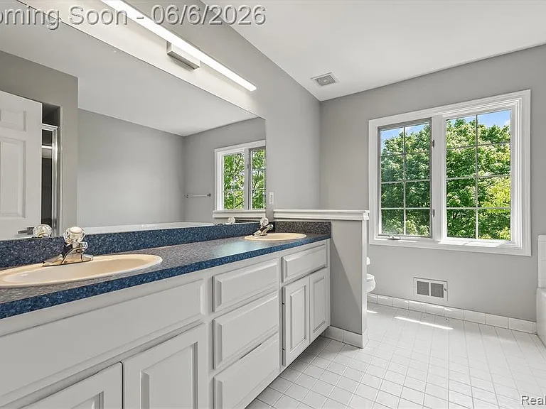 2962 Pheasant Ring Dr — Photo 46