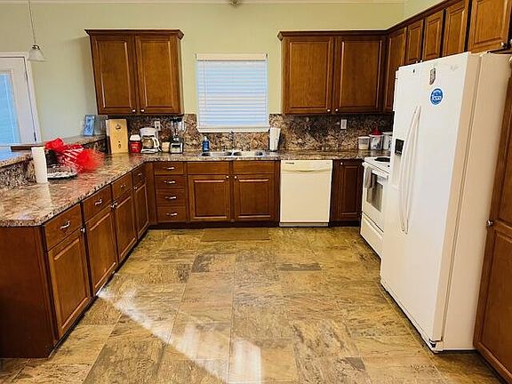 4th image of 3641 Bayou Rd