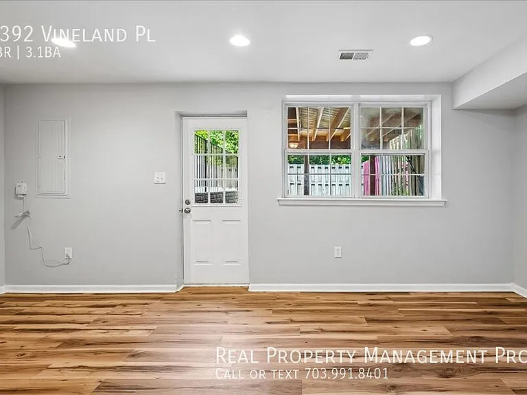 3392 Vineland Pl — Photo 14