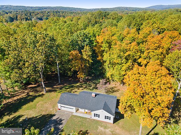 4th image of 7168 Westmoreland Dr