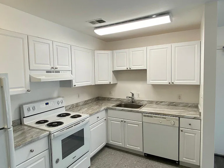 900 M St NW #302 — Photo 2