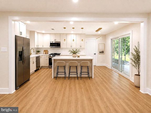 5th image of 8804 Strause Ct
