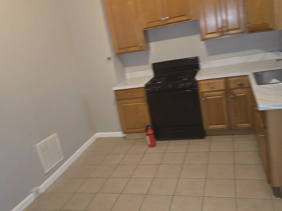 728 W Maple Ave #728