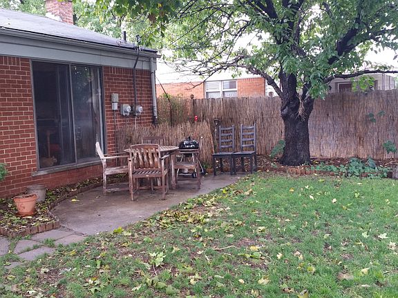 3rd image of 40333 Lexington Park Dr