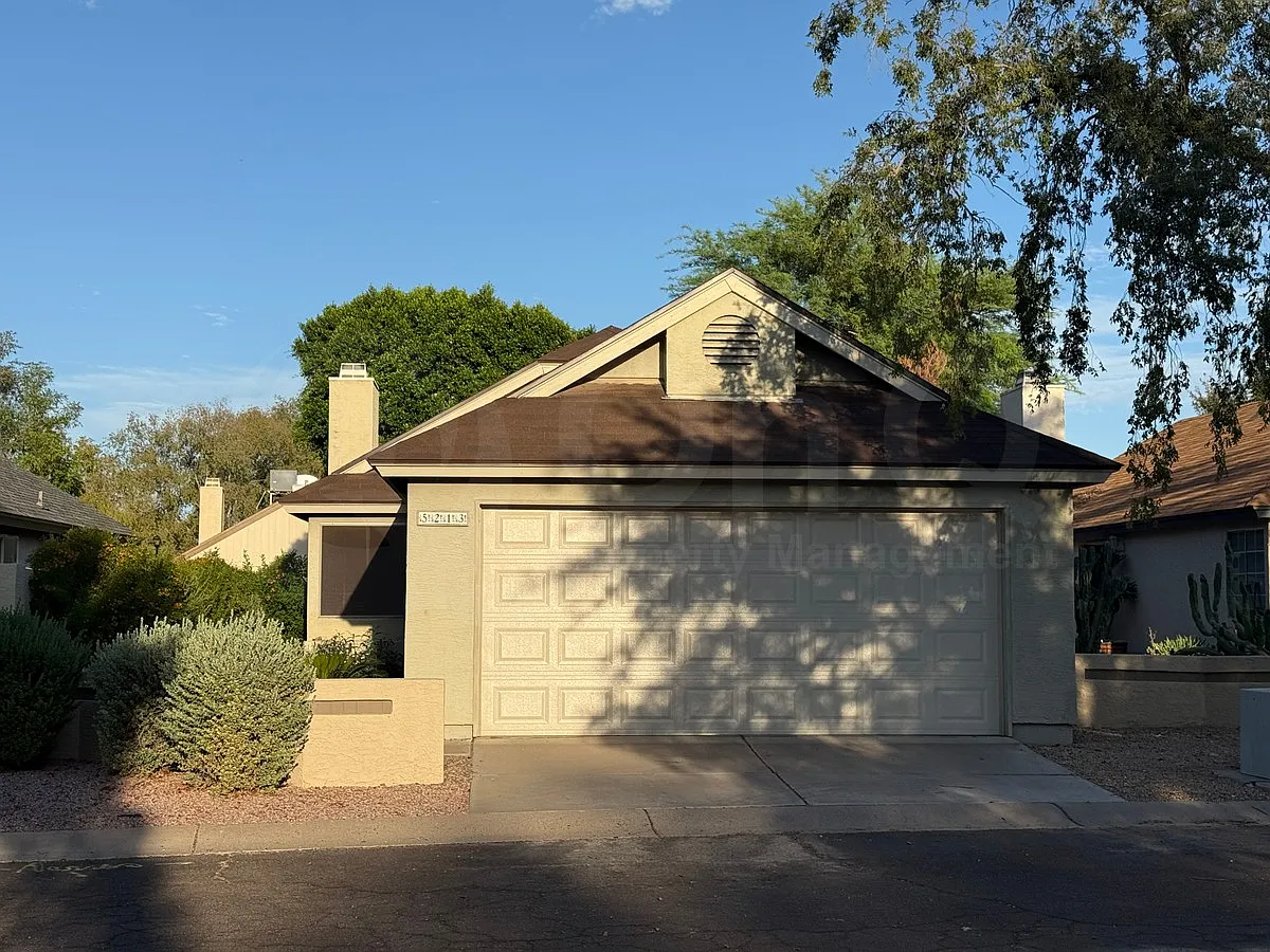 2 bed, 2.0 bath, 1000 sqft, $1,800 — Photo 2