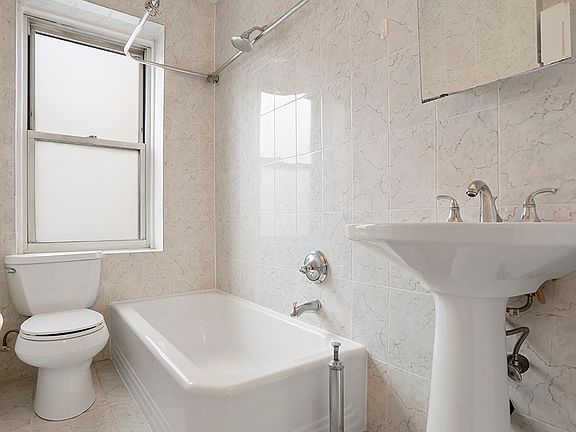 5th image of 300 W 53rd St APT 4G