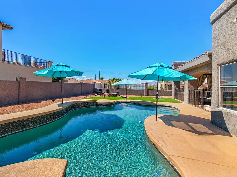 1800 Burgundy Dr — Photo 64