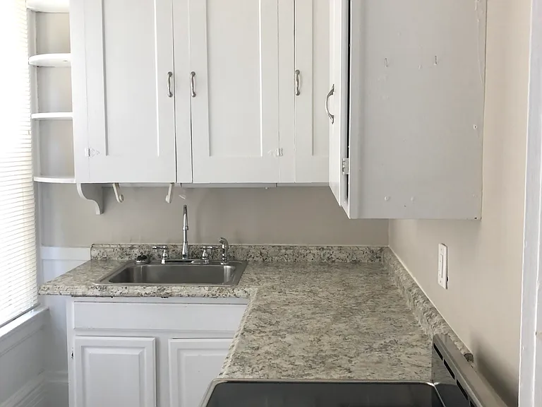 140 Cottage St #1 — Photo 9