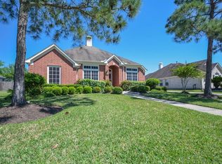 119 Bending Brook Ln, Dickinson, TX 77539