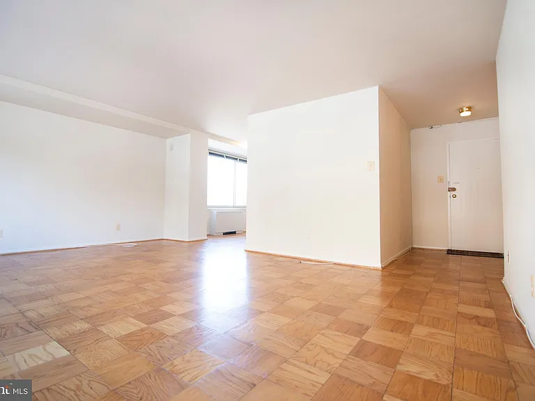 1210 N Taft St #201 — Photo 7