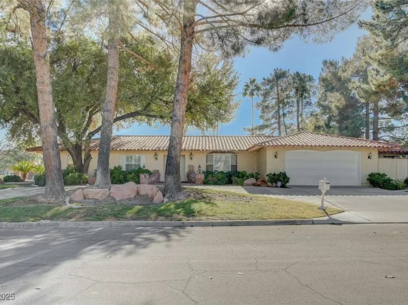 3753 Mountcrest Dr, Las Vegas, NV 89121