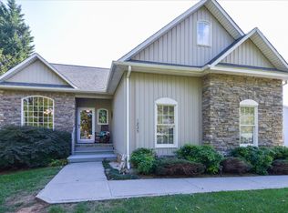 1235 Mountain View Rd, Vinton, VA 24179